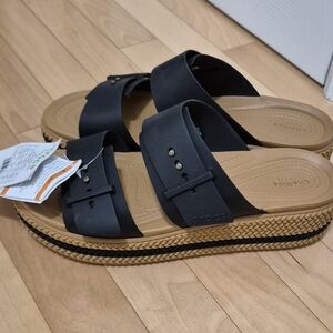 CROCS   Sandals 10 NWT